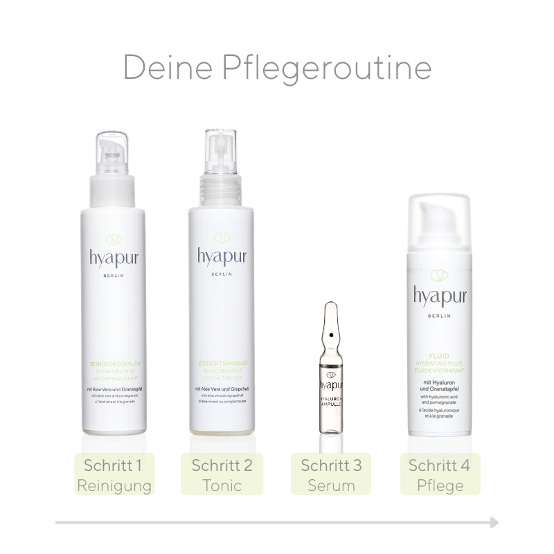 Deine tägliche Pflegeroutine kann z.B. so aussehen: Im 1. Schritt reinigst du deine Haut, im 2. trägst du Gesichtswasser auf und entfernst Seifenreste sanft mit einem Wattepad. Danach befeuchtest du deine Haut nochmals leicht mit Wasser oder Gesichtswasser, trägst 3. deine Hyaluron Ampulle auf, lässt sie vollständig einziehen und 4. schließt es mit dem Fluid oder Makeup ab.